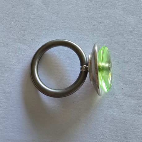 Swivel by Pur